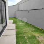 Sobrado em condomínio na cidade de Atibaia com vista espetacular, privacidade e conforto, avalia permuta, aceita financiamento