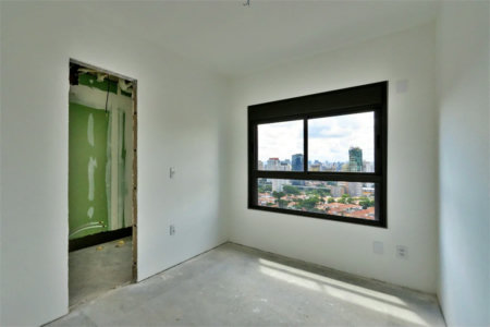Apartamento à venda com 4 quartos, sendo 2 suítes,  em Jardim das Acácias, São Paulo, SP