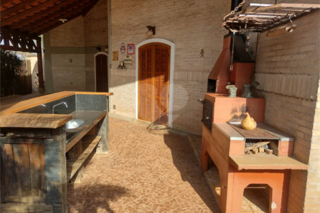 Sobrado à venda com 3 quartos, sendo 2 suítes, em Jardim Residencial Santa Mônica, Araraquara, SP
