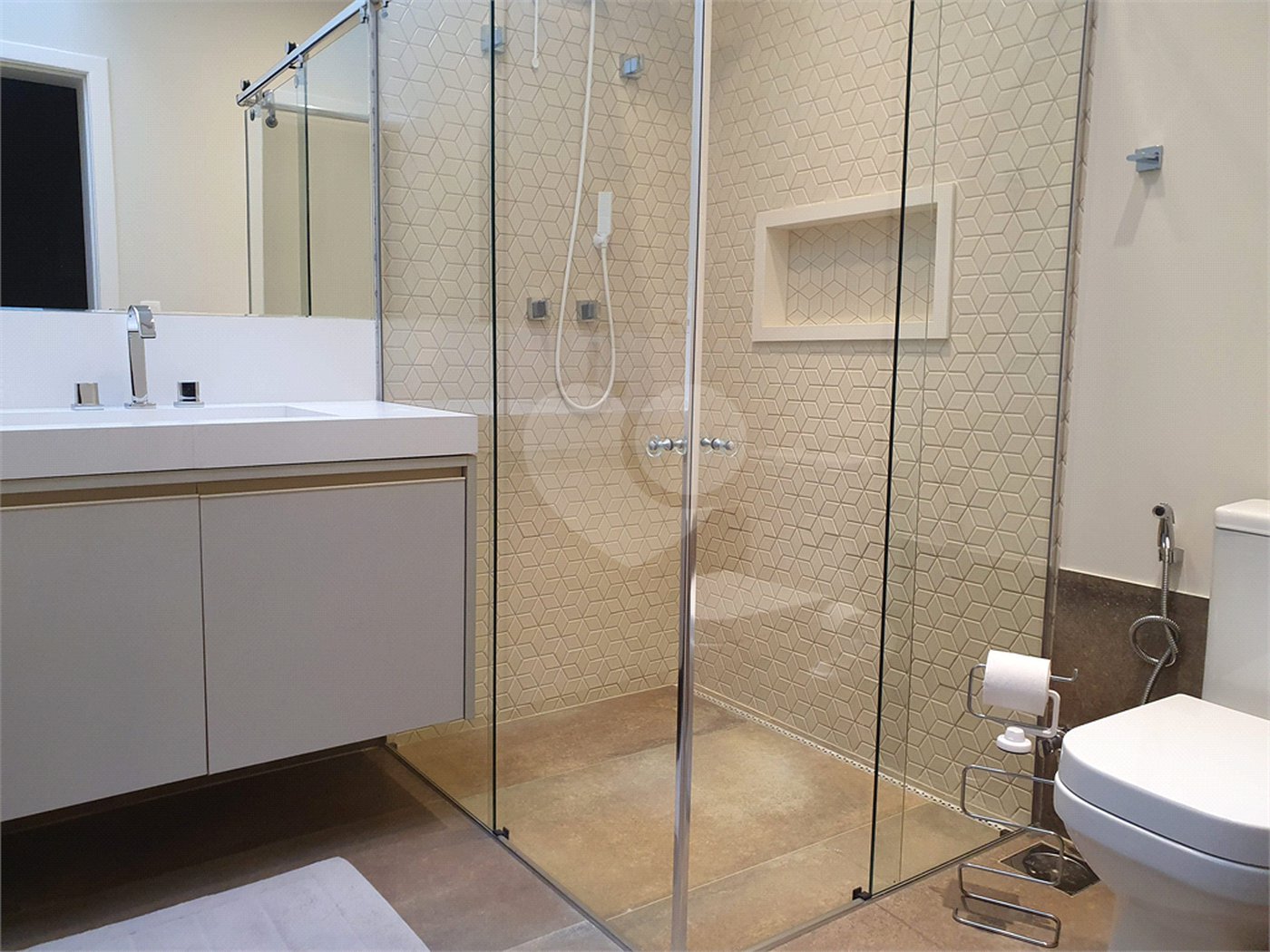 Casa à venda com 4 suítes no condomínio Residencial Jaguary, São José dos Campos - SP