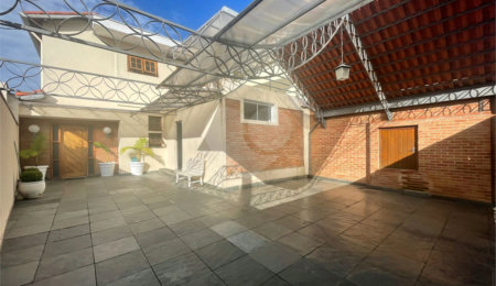 Sobrado à venda com 3 quartos, sendo 2 suítes,  em Alto da Boa Vista, São Paulo, SP