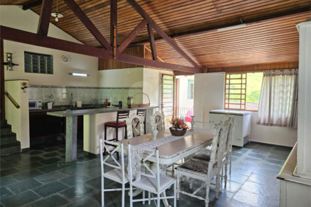 Sítio à venda com 6 quartos, sendo 1 suíte,  em Bairro do Cambará, São Roque, SP