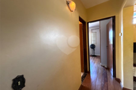 Casa à venda com 5 quartos, sendo 2 suítes,  em Jardim Maristela, Atibaia, SP