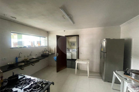 Sobrado à venda com 3 quartos, sendo 1 suíte,  em Jardim Armênia, Mogi das Cruzes, SP