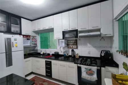 Sobrado à venda com 3 suítes em Parada Inglesa, São Paulo, SP