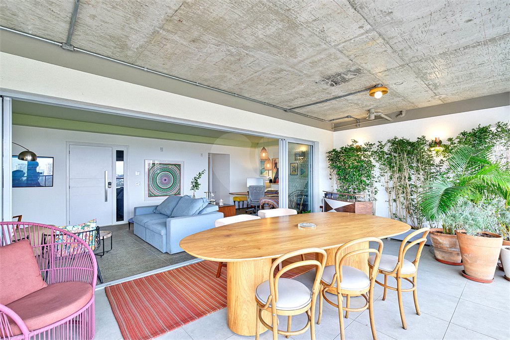 Apartamento à venda com 3 suítes em Jardim Marajoara, São Paulo, SP