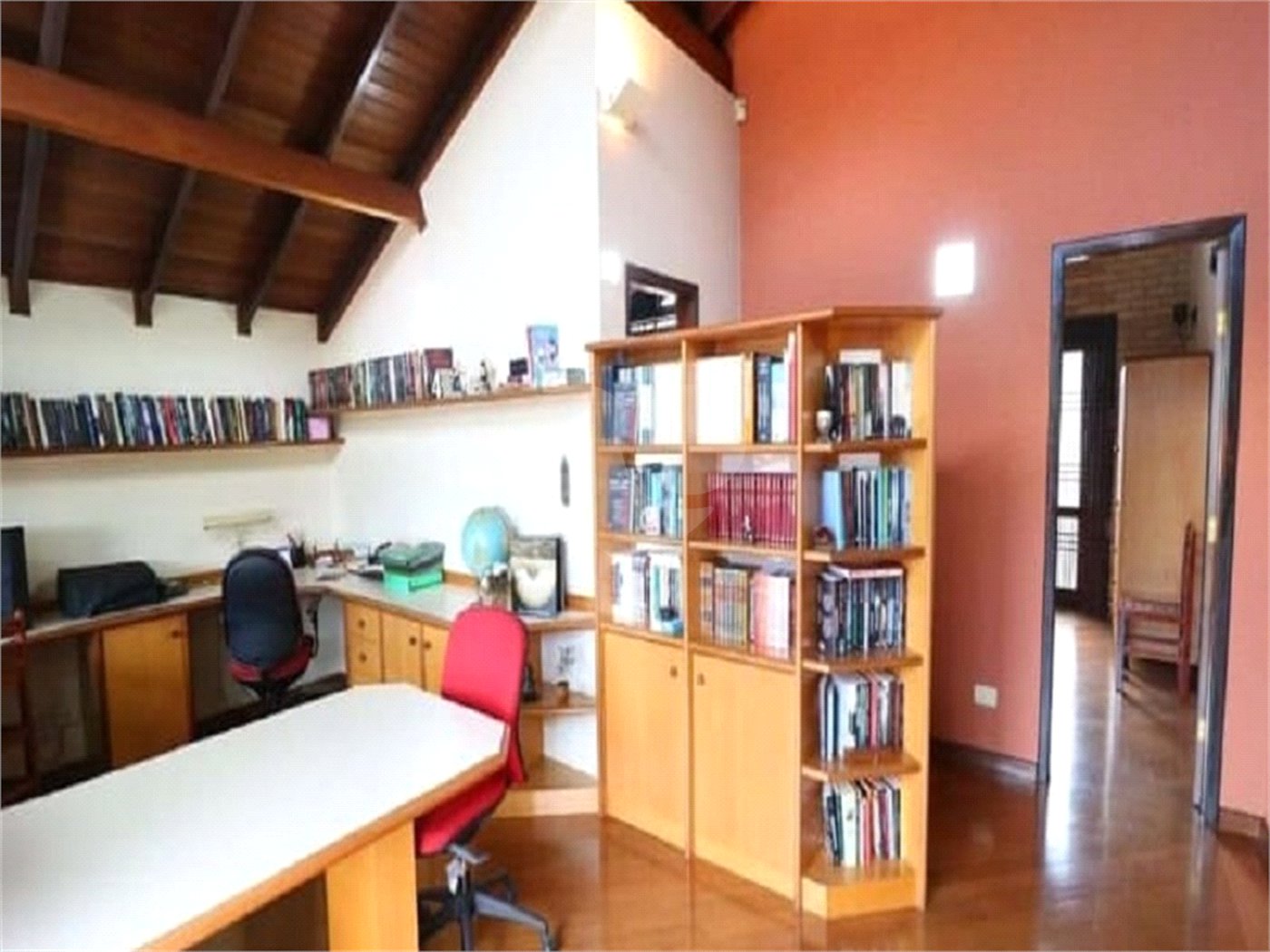 Sobrado à venda com 4 quartos, sendo 2 suítes, em Tremembé, São Paulo, SP