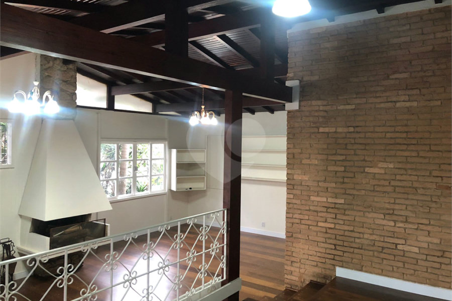 Sobrado à venda com 5 quartos, sendo 1 suíte,  em Tremembé, São Paulo, SP