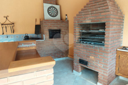 Casa à venda ou para alugar com 5 quartos, sendo 1 suíte, em Cumbari, Mairiporã, SP