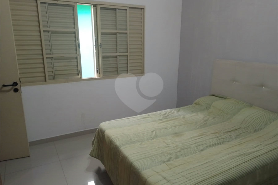 Sobrado à venda com 6 quartos, sendo 2 suítes, em Tremembé, São Paulo, SP