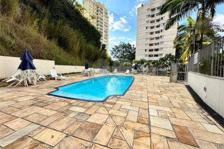 Apartamento à venda com 3 quartos em Jardim Londrina, São Paulo, SP
