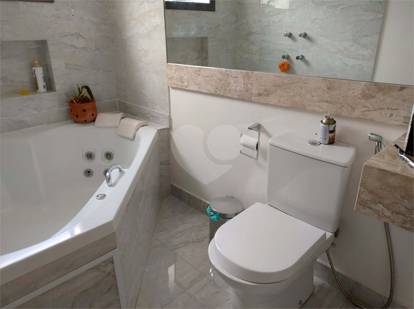 Apartamento à venda com 4 quartos, sendo 1 suíte,  em Brooklin Paulista, São Paulo, SP