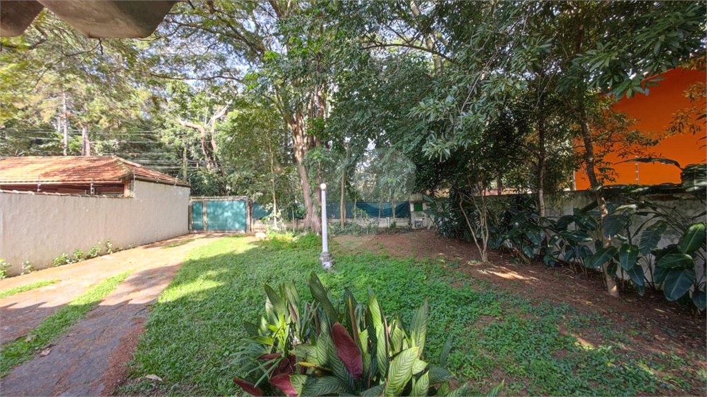 Terreno à venda com 1 suíte em Interlagos, São Paulo, SP