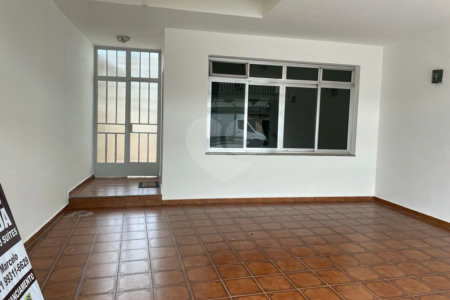 Sobrado à venda com 4 quartos, sendo 1 suíte, em Jardim Japão, São Paulo, SP