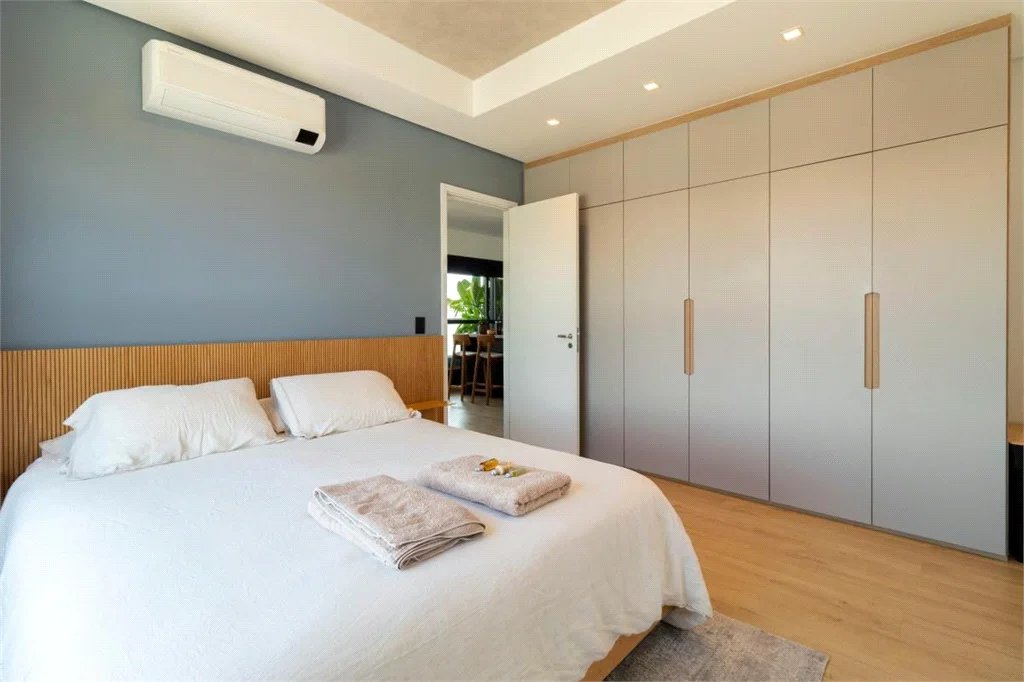 Apartamento à venda com 3 quartos, sendo 2 suítes, em Pinheiros, São Paulo, SP