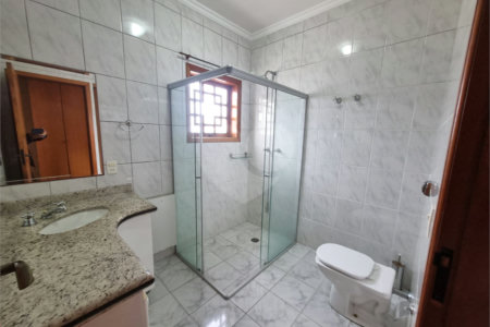 Sobrado à venda ou para alugar com 5 quartos, sendo 4 suítes,  em City América, São Paulo, SP