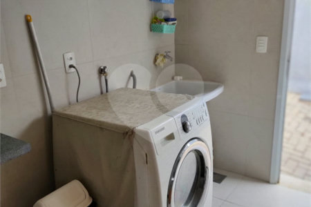 Casa à venda com 4 quartos, sendo 2 suítes, no condomínio Residencial Villaggio Paradiso, Itatiba - SP