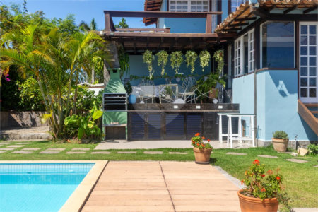 Casa à venda com 5 quartos, sendo 3 suítes, em Geribá, Armação dos Búzios, RJ