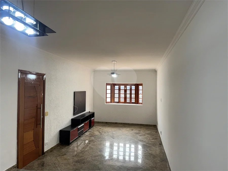 Sobrado à venda ou para alugar com 3 suítes em Vila Sônia, São Paulo, SP