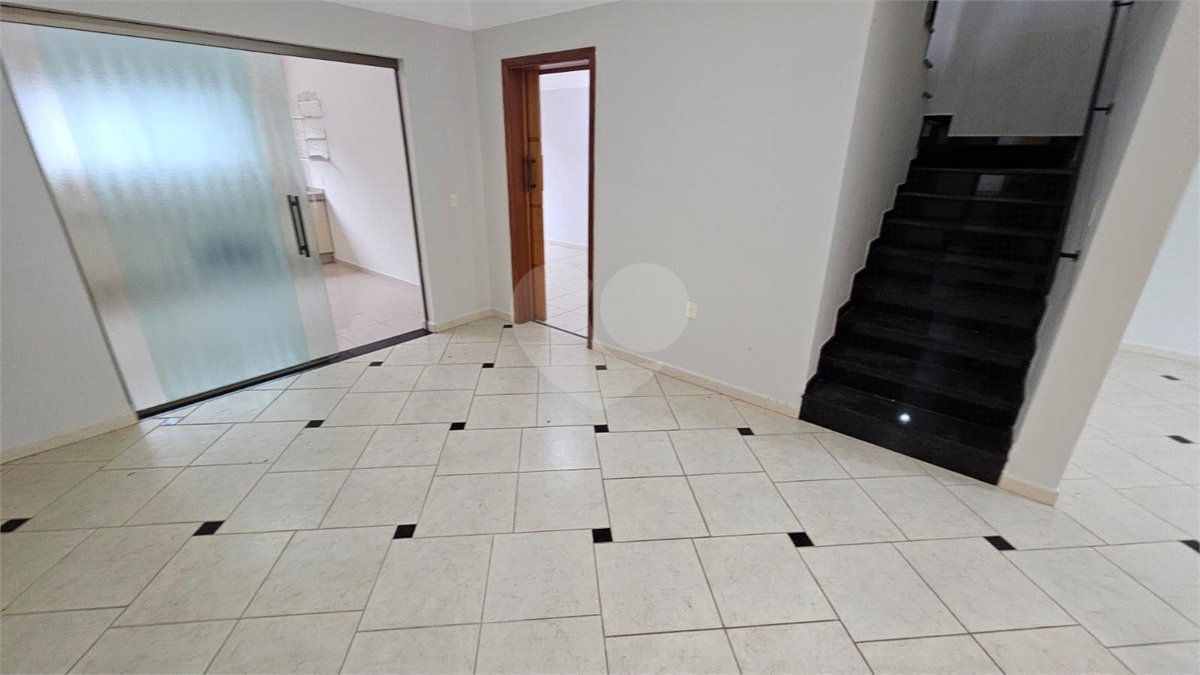 Casa para alugar com 4 quartos, sendo 2 suítes, no condomínio Portal de Itaici, Indaiatuba - SP