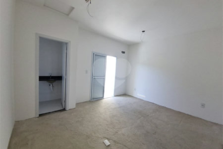 Casa à venda com 3 quartos, sendo 1 suíte, no condomínio Residencial Américo Figueiredo, Sorocaba - SP