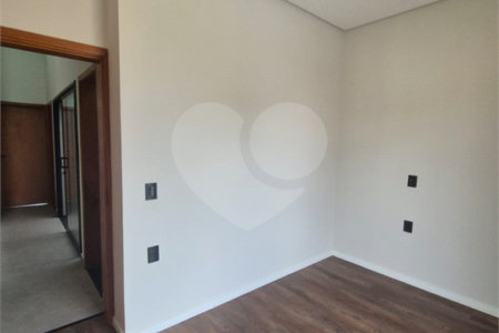Casa à venda com 3 quartos, sendo 1 suíte, no condomínio Horto Florestal Villagio, Sorocaba - SP