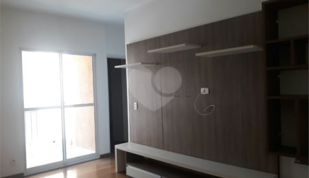Apartamento à venda ou para alugar com 2 quartos, sendo 1 suíte,  em Jardim Carambeí, São Roque, SP