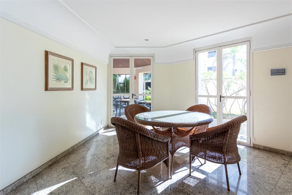 Apartamento à venda com 4 quartos, sendo 2 suítes, em Brooklin Paulista, São Paulo, SP