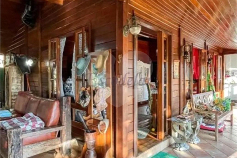 Casa à venda com 3 quartos, sendo 1 suíte, no condomínio Associação Reserva das Hortênsias, Mairiporã - SP