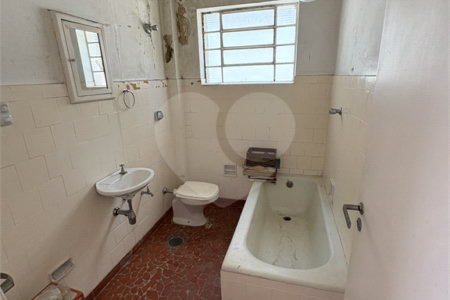Sobrado à venda com 6 quartos, sendo 1 suíte, em Vila Nova Conceição, São Paulo, SP