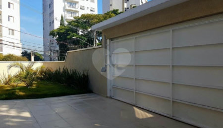 Sobrado à venda com 3 quartos, sendo 1 suíte,  em Jardim Prudência, São Paulo, SP