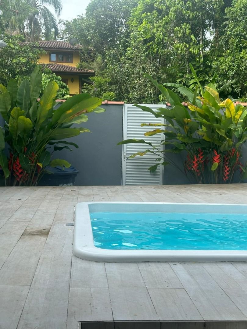 Sobrado com 3 dormitórios à venda, 269 m² por R$ 1.280.000,00 - Sertão do Camburi - São Sebastião/SP