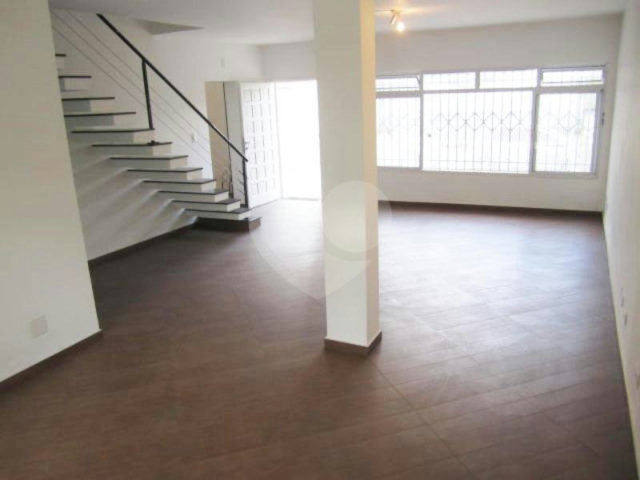 Casa à venda com 4 quartos, sendo 2 suítes,  em Moema, São Paulo, SP