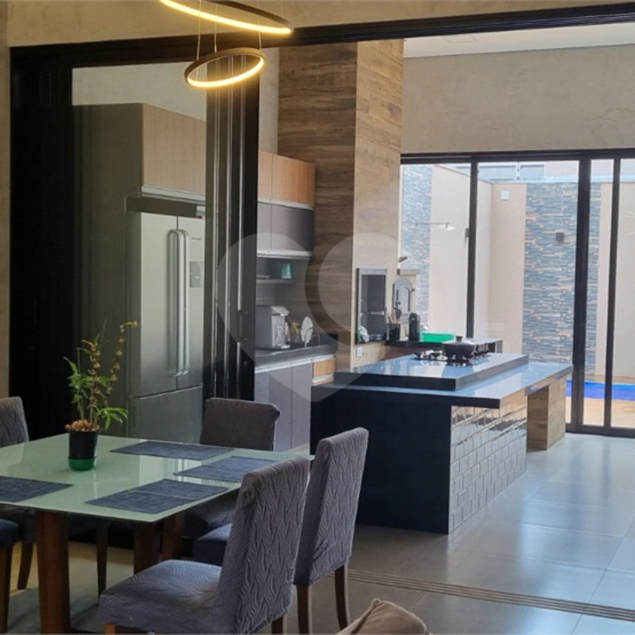 Casa à venda com 3 quartos, sendo 1 suíte, no condomínio Villas Mabel, Ribeirão Preto - SP