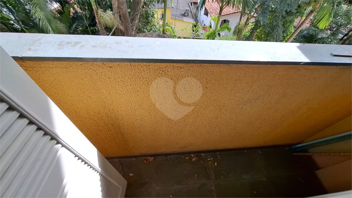 Casa à venda com 2 suítes no condomínio Village Palmas, São Paulo - SP