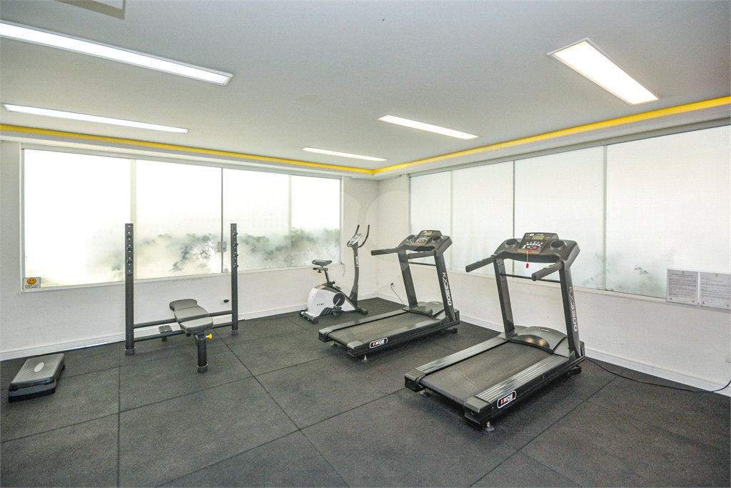 Apartamento à venda com 3 quartos, sendo 1 suíte,  em Moema, São Paulo, SP
