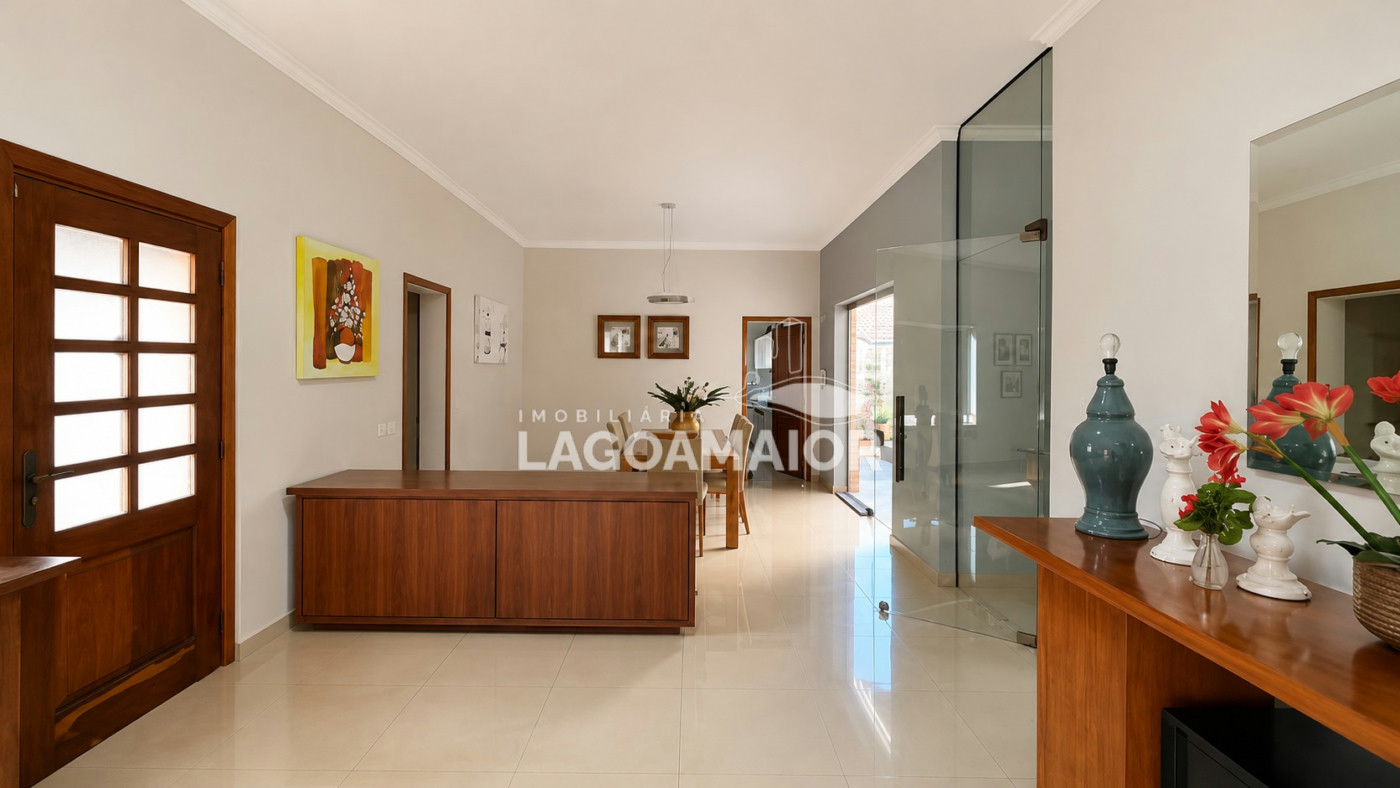 Casa à venda com 6 quartos, sendo 3 suítes,  em Santos Dumont, Três Lagoas, MS