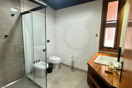 Casa à venda com 4 quartos, sendo 2 suítes,  no condomínio Chacara Marques, Santana de Parnaíba - SP