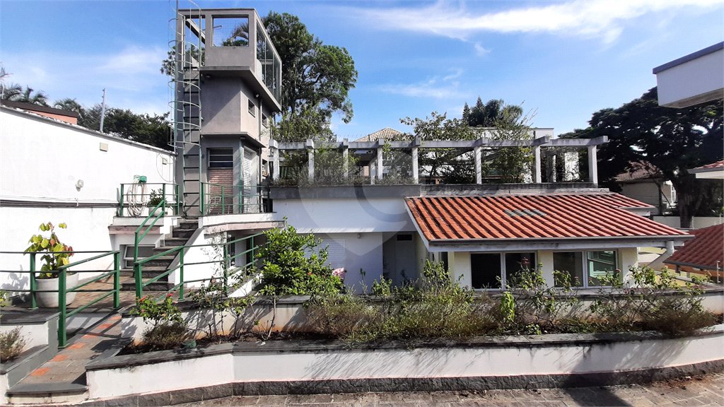 Casa à venda com 4 quartos, sendo 2 suítes, em Jardim Prudência, São Paulo, SP