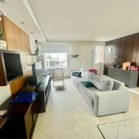 Casa à venda com 4 quartos, sendo 2 suítes, no condomínio Narandiba 23, São Paulo - SP