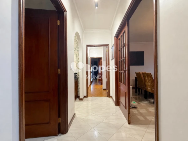 Apartamento T3 à venda em Rio Tinto, Gondomar, Portugal – Mobiliado