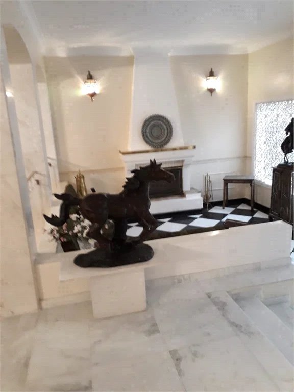Casa à venda ou para alugar com 5 suítes em Jardim Leonor, São Paulo, SP