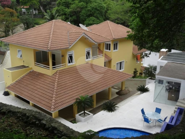 Casa à venda com 4 suítes no condomínio Jardim Ibiratiba, São Paulo - SP