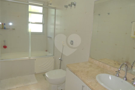 Apartamento à venda com 3 quartos, sendo 1 suíte, em Santo Amaro, São Paulo, SP