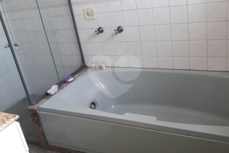 Sobrado à venda com 3 suítes em Santa Teresinha, São Paulo, SP
