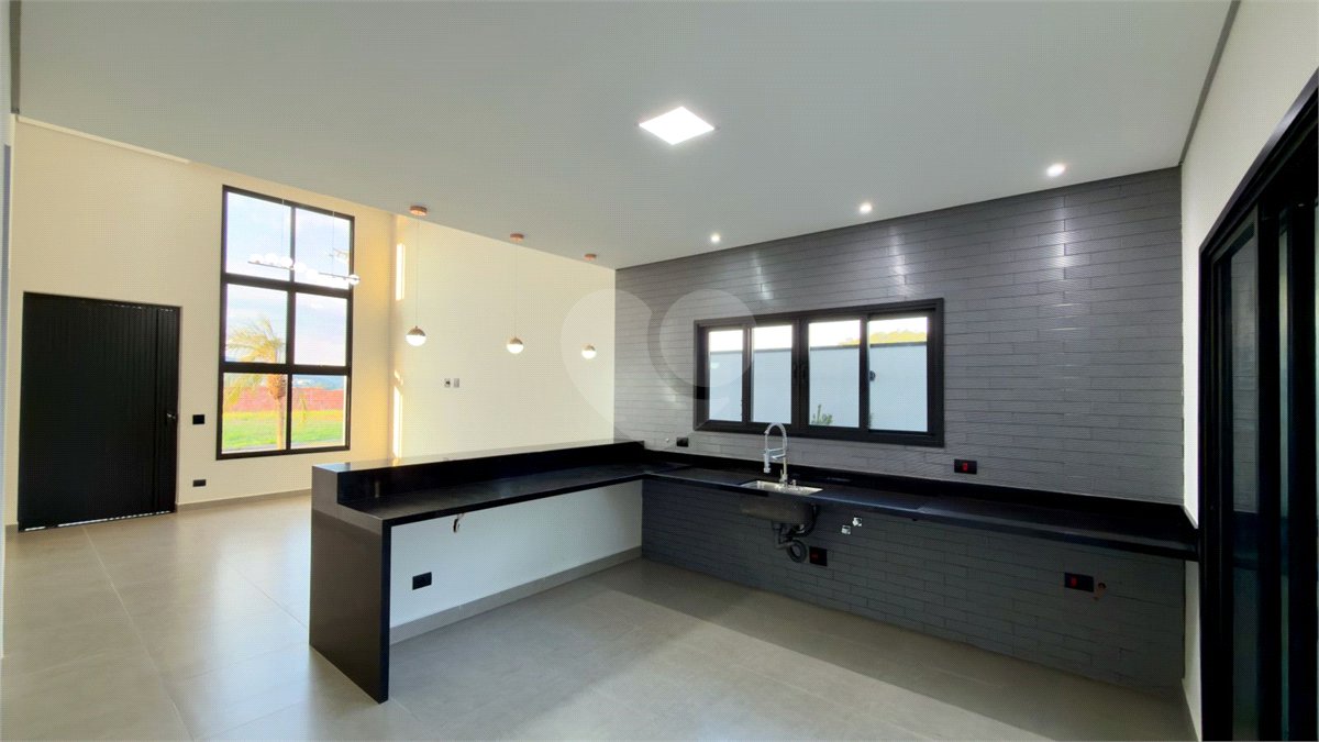Casa térrea 3 dormitórios (3 suítes), espaço gourmet, piscina, 2 vagas garagem, condomínio fechado com ampla área lazer