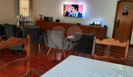 Sobrado à venda com 10 quartos, sendo 3 suítes, em Tremembé, São Paulo, SP