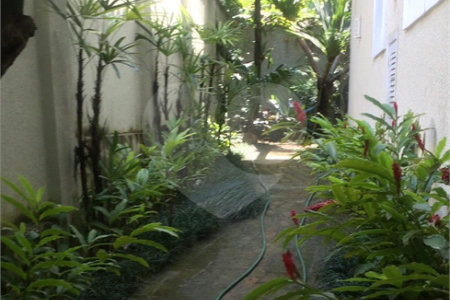 Sobrado à venda com 4 quartos, sendo 1 suíte, em Jardim Novo Mundo, São Paulo, SP