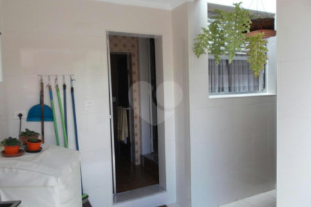 Sobrado à venda com 3 quartos em Cidade Mãe do Céu, São Paulo, SP