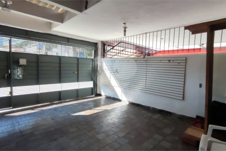 Casa à venda com 3 quartos, sendo 1 suíte, em Mirandópolis, São Paulo, SP